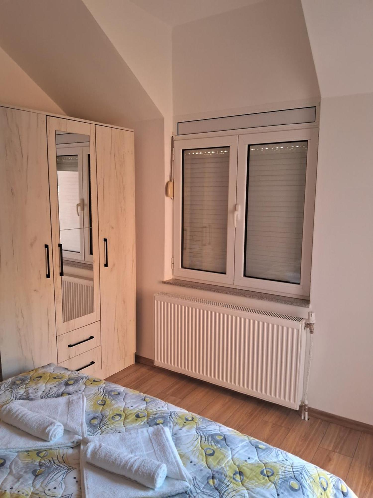 Apartmani Slado Trebin Oda fotoğraf