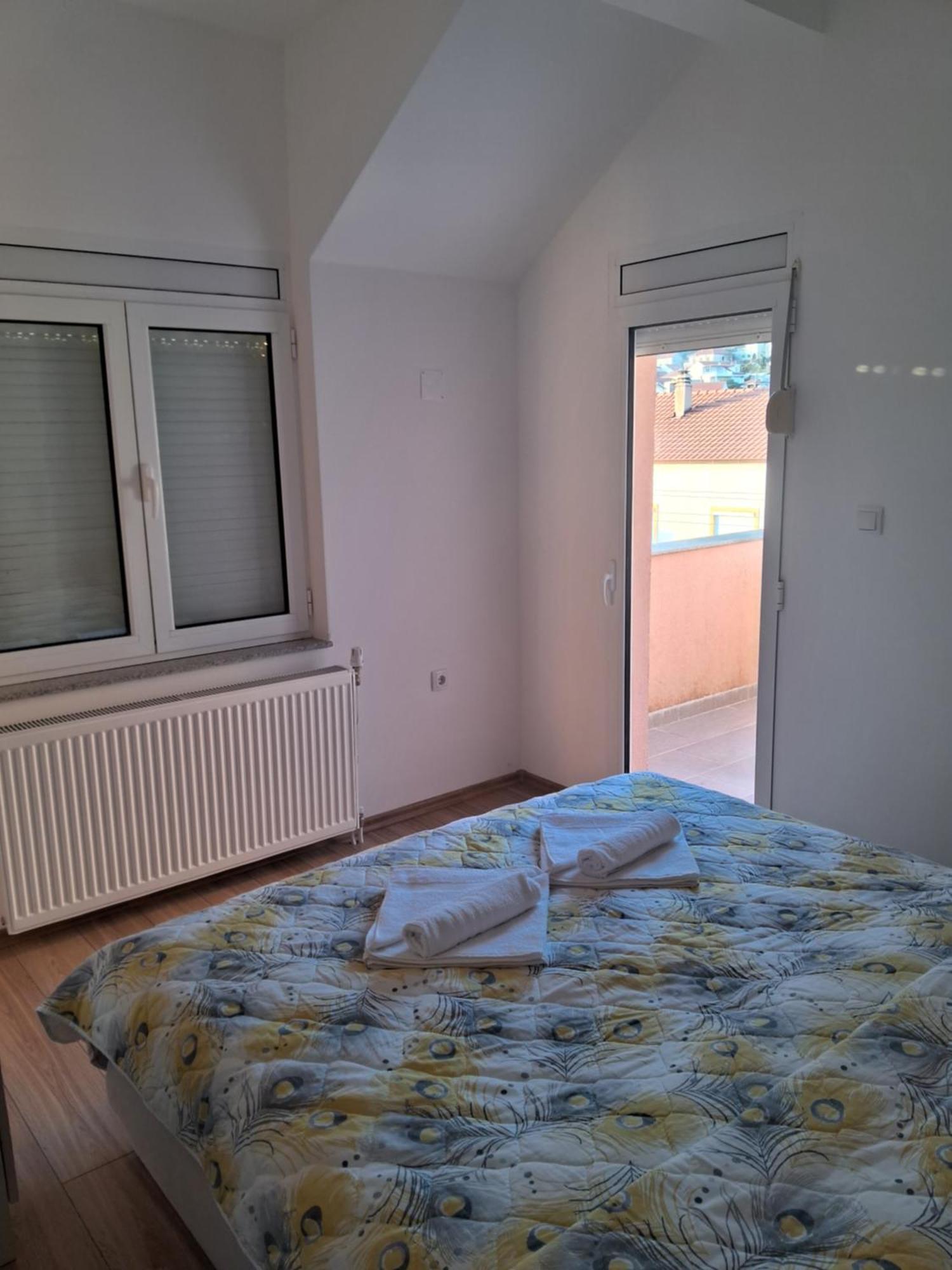 Apartmani Slado Trebin Oda fotoğraf